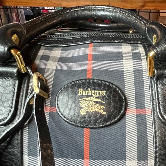 RARE Burberrys Navy Haymarket Plaid Duffle with lock and keys and a luggage tag - Picture 12 of 13